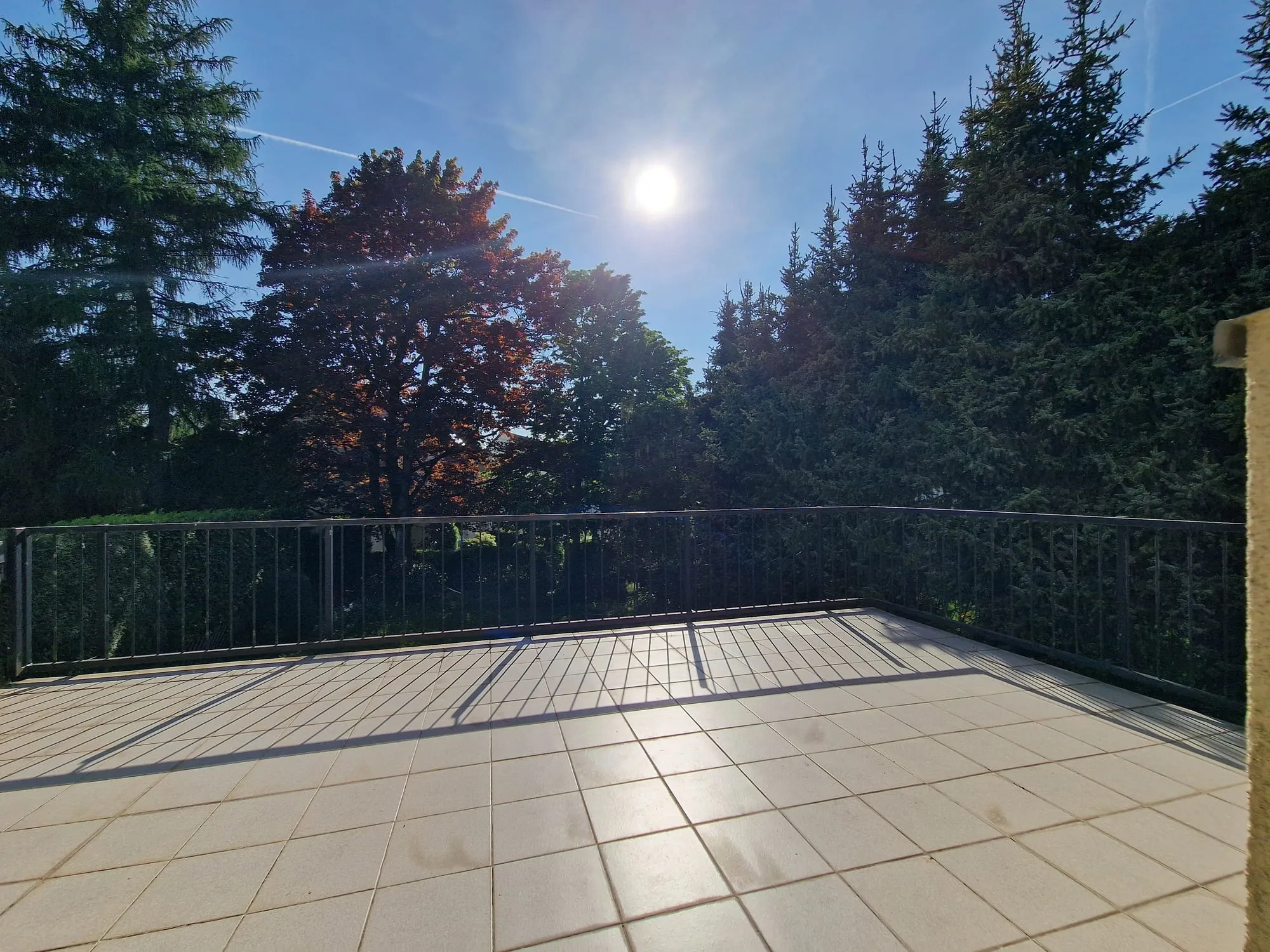 Freistehendes Einfamilienhaus mit großem Garten und Garage – Ihr neues Zuhause wartet!