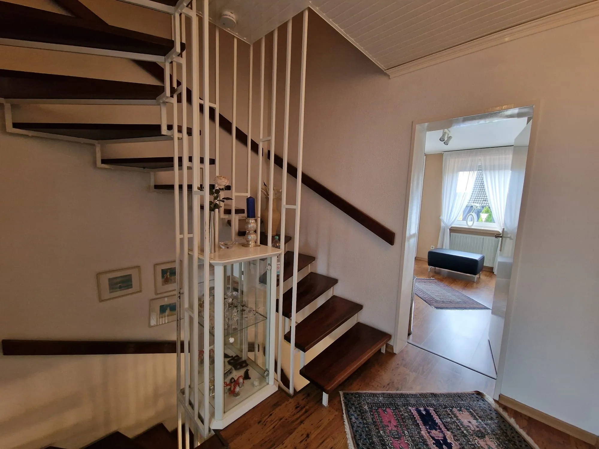 Treppenhaus 1. OG / Zugang 3. Schlafzimmer / Ankleidezimmer